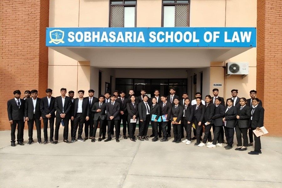 Moot Court Competition Concludes with Prize Distribution at Sobhasaria School of Law